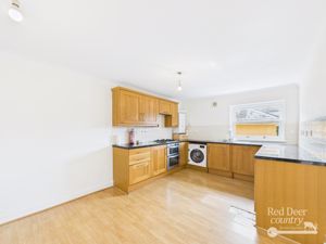 Kitchen/Dining Room- click for photo gallery